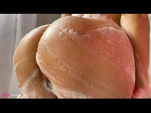 ❤️ 布鲁内特在淋浴时用振动器自慰阴部达到强烈的高潮 ❤❌ Fucking video❌❤